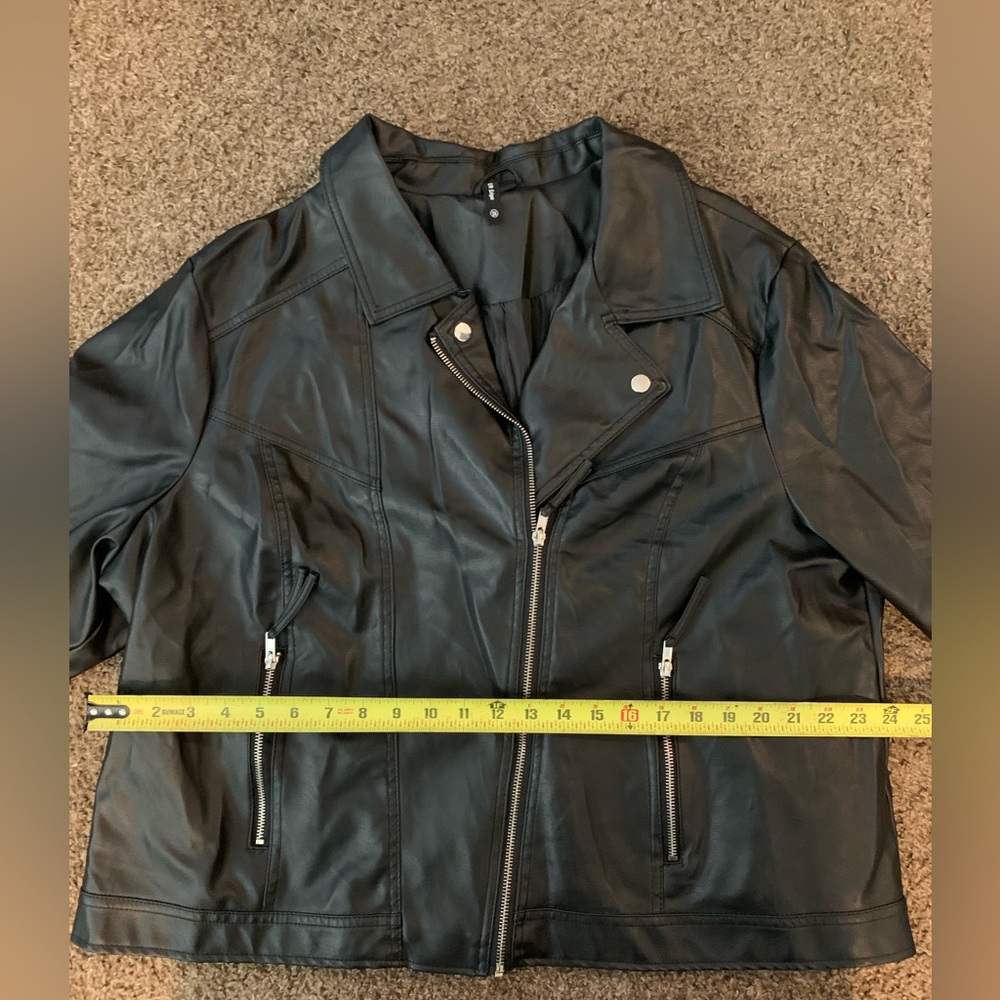 Leather jacket - Picture 5 of 7